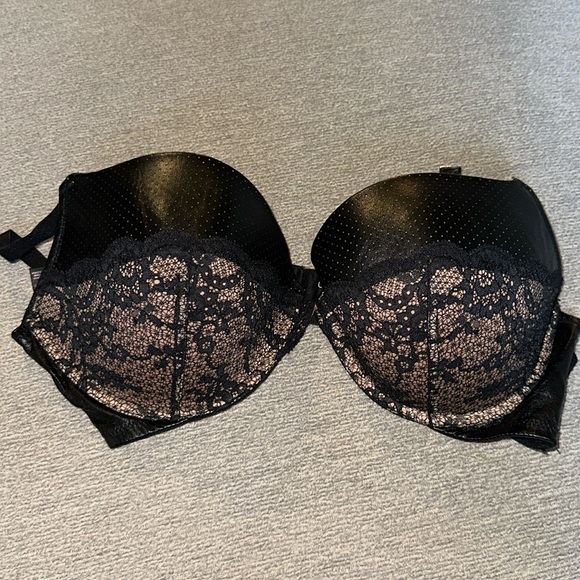 Victoria Secret Lace Bra - Picture 1 of 8